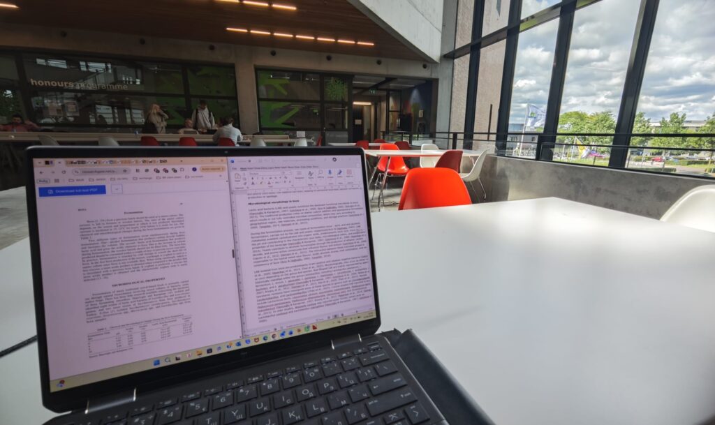 Thesis writing at Forum Building