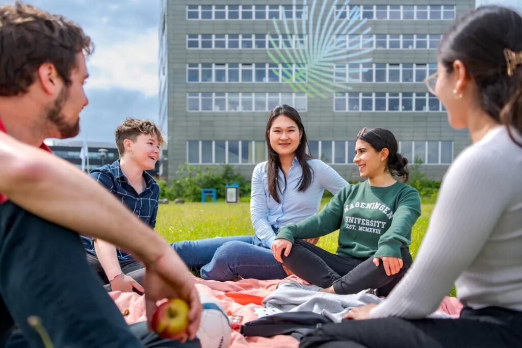 students at wur campus
